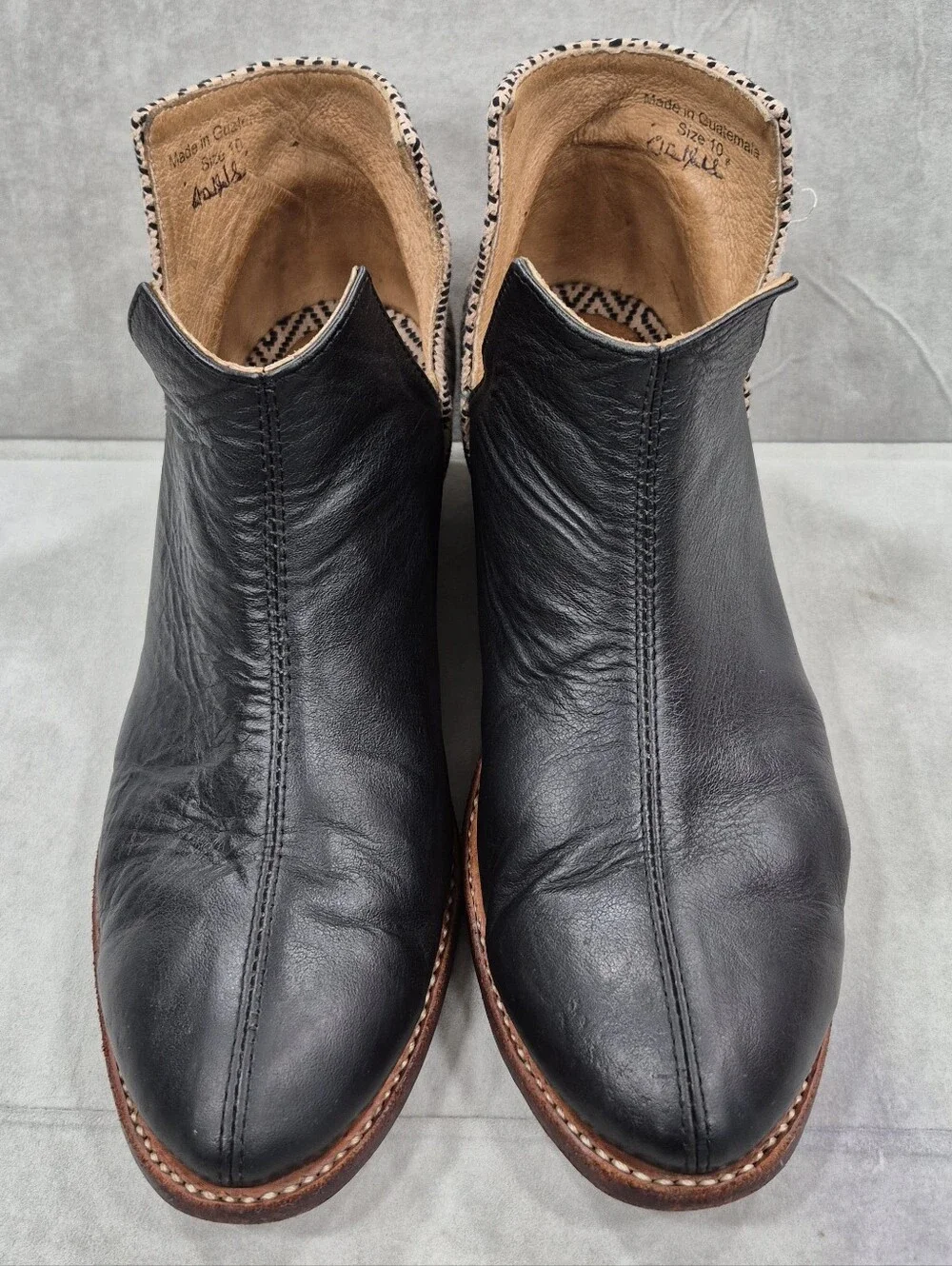 The Root Collective Lee ankle booties women's 10 black leather fabric back